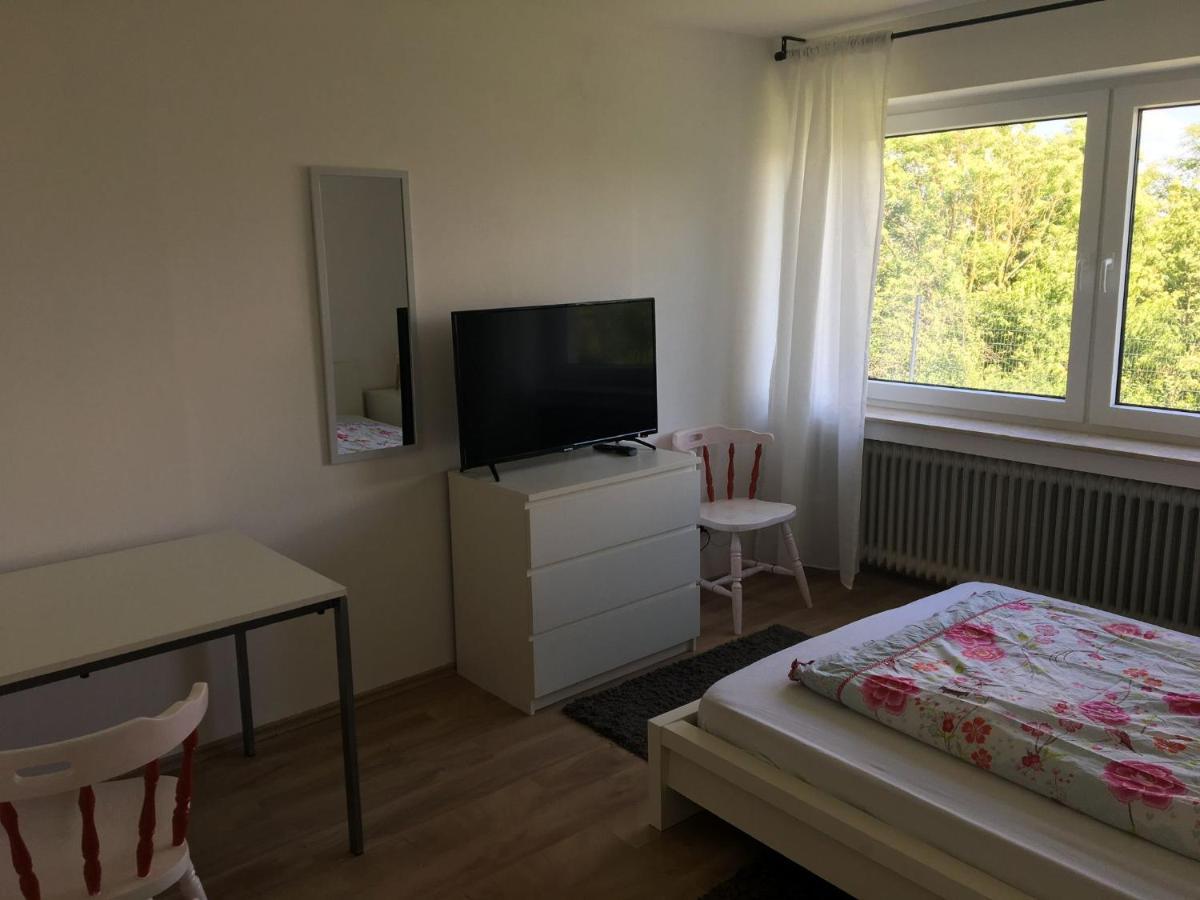 Mayen, Im Mohren, Privatzimmer Nr1, Waldrand, Nahe Nurburgring & Burg Eltz, Gemeinschaftsbad Εξωτερικό φωτογραφία